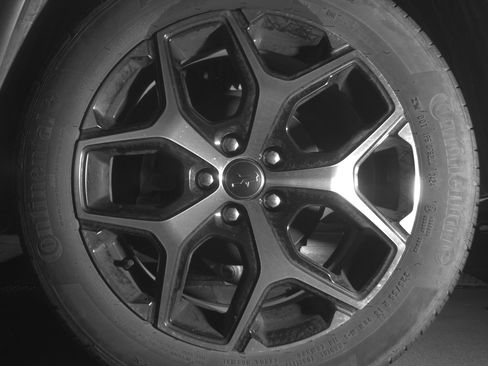 Used 2025 Jeep Compass Limited image 14