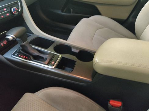 Used 2018 Kia Optima LX image 26