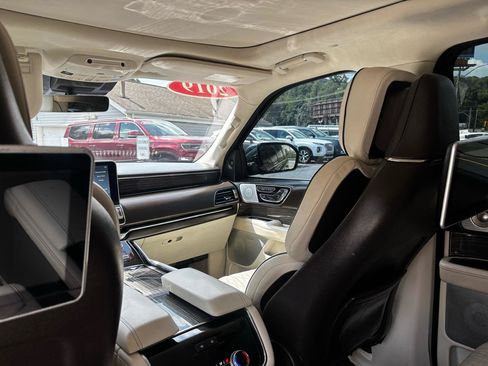Used 2019 Lincoln Navigator L Black Label w/ Cargo Package AWD/4WD image 23