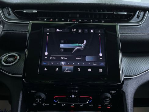 Used 2023 Jeep Grand Cherokee Laredo image 23