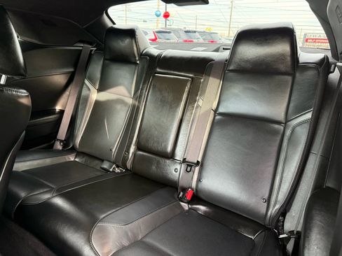 Used 2019 Dodge Challenger SXT w/ Plus Package image 18