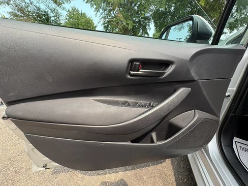 Used 2025 Toyota Corolla LE FWD image 28
