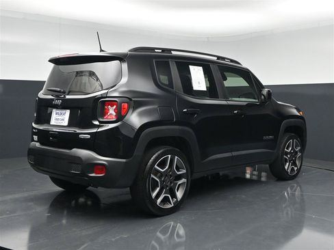 Used 2020 Jeep Renegade Latitude w/ Cold Weather Group AWD/4WD image 6