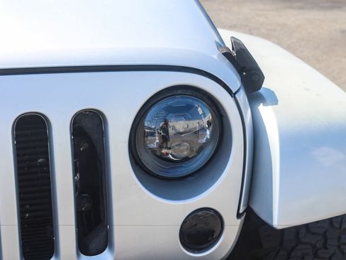 Used 2012 Jeep Wrangler Unlimited Sport AWD/4WD image 10
