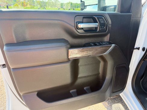 Used 2022 Chevrolet Silverado 2500 LTZ w/ Safety Package AWD/4WD image 14