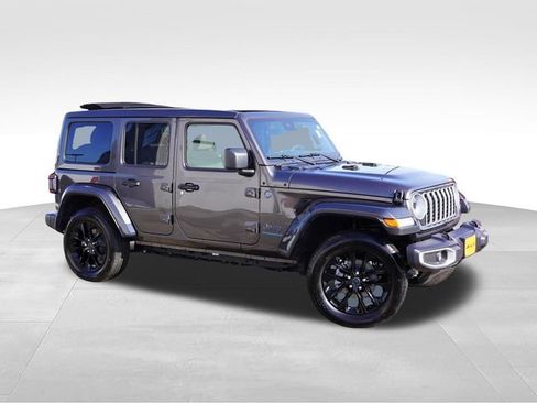 Certified 2025 Jeep Wrangler Unlimited Sahara w/ Safety Group AWD/4WD image 3
