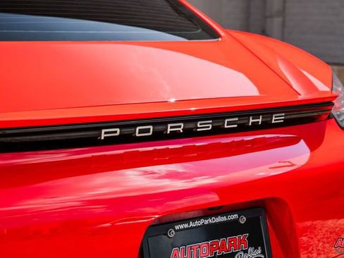 Used 2018 Porsche 718 Cayman RWD image 30
