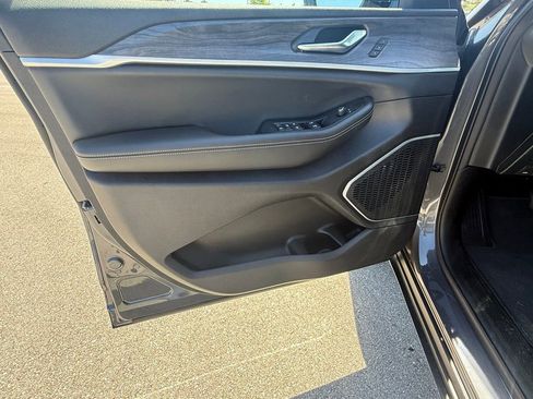 New 2025 Jeep Grand Cherokee Limited 4xe AWD/4WD image 27