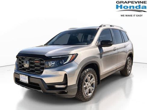 Certified 2025 Honda Passport TrailSport image 1
