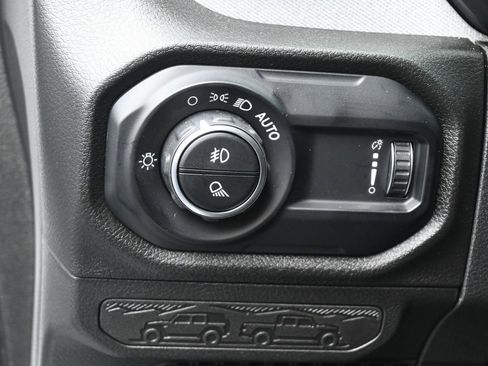 New 2025 Jeep Gladiator Sport image 18