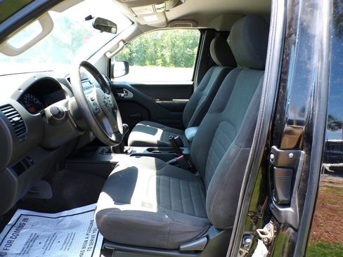 Used 2015 Nissan Frontier S w/ S Preferred Package RWD image 25