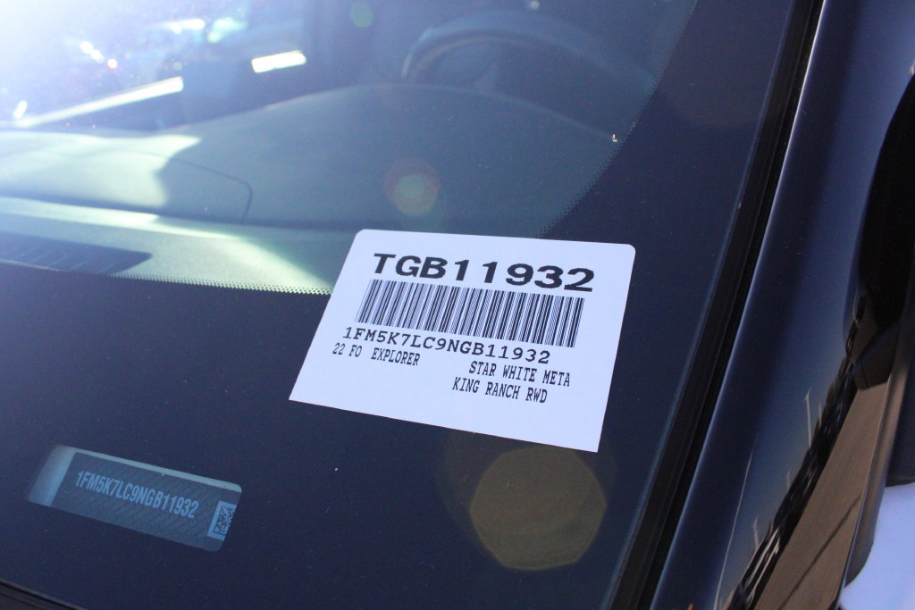 Used 2022 Ford Explorer King Ranch w/ Premium Technology Package RWD image 40