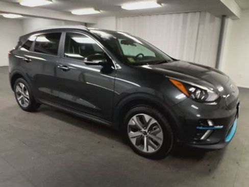 Used 2021 Kia Niro EX Premium image 2