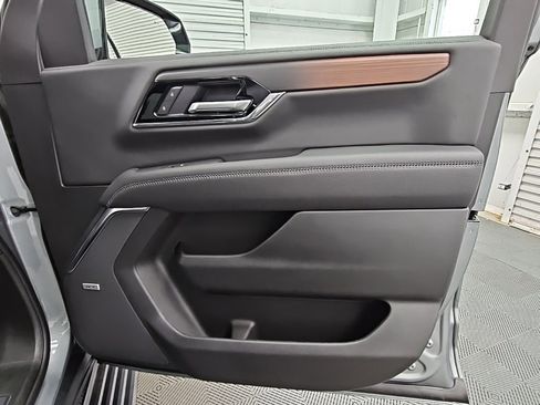 New 2025 GMC Yukon XL Denali w/ Sun & Power Step Package image 46