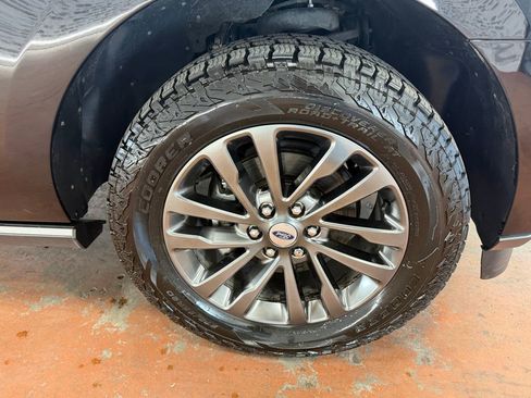 Used 2021 Ford Expedition Limited AWD/4WD image 8