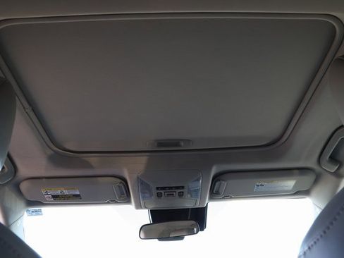 Used 2019 Toyota RAV4 XLE Premium image 23