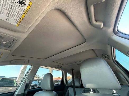 Used 2012 Toyota Prius V Five FWD image 22