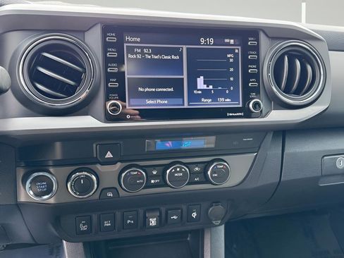 Used 2021 Toyota Tacoma TRD Sport w/ Technology Package image 17