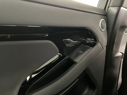 Used 2026 Land Rover Range Rover Evoque S AWD/4WD image 34