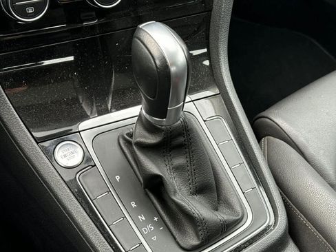 Used 2015 Volkswagen Golf 4-Door image 23