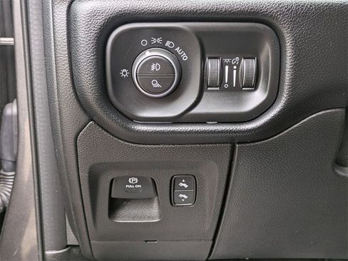 Used 2019 RAM 1500 Big Horn image 16