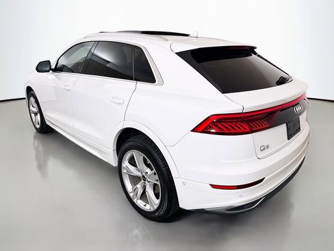 Used 2023 Audi Q8 Premium w/ Convenience Package image 5