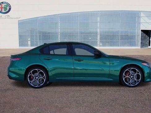 New 2025 Alfa Romeo Giulia AWD w/ Veloce Package AWD image 39