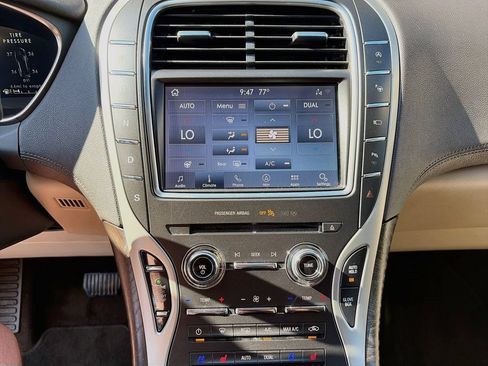 Used 2020 Lincoln Nautilus Reserve AWD/4WD image 16