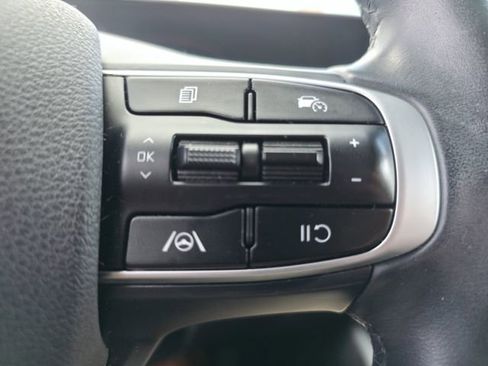 Used 2023 Kia Sportage EX image 16