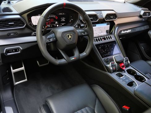 Used 2023 Lamborghini Urus Performante AWD/4WD image 20