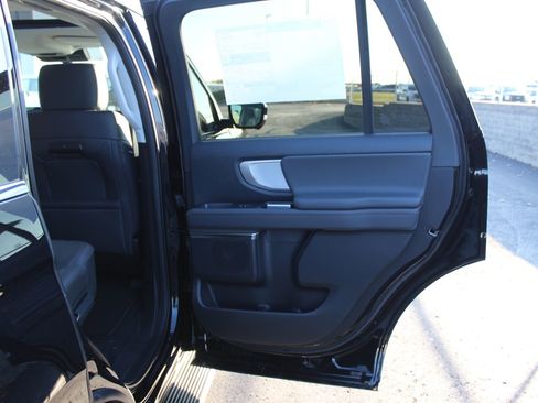 New 2025 Ford Expedition Active AWD/4WD image 11