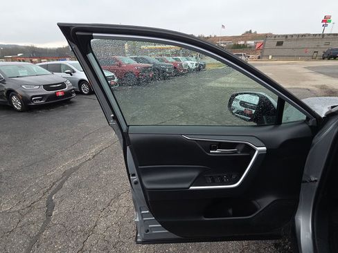 Used 2025 Toyota RAV4 XLE image 12