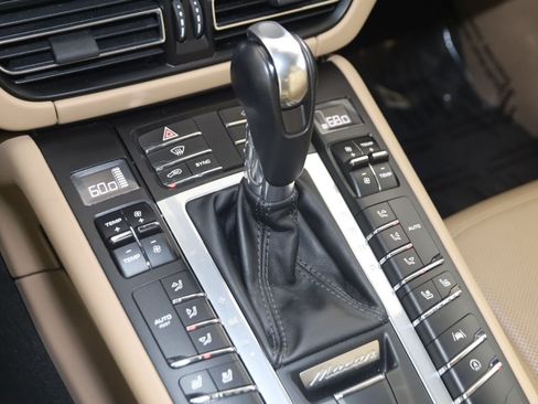 Used 2020 Porsche Macan AWD/4WD image 7