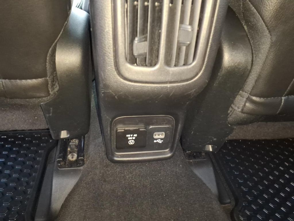 Used 2019 Jeep Compass Latitude AWD/4WD image 9