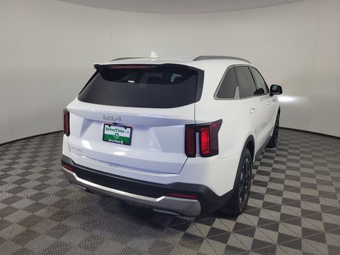 Used 2024 Kia Sorento S FWD image 9