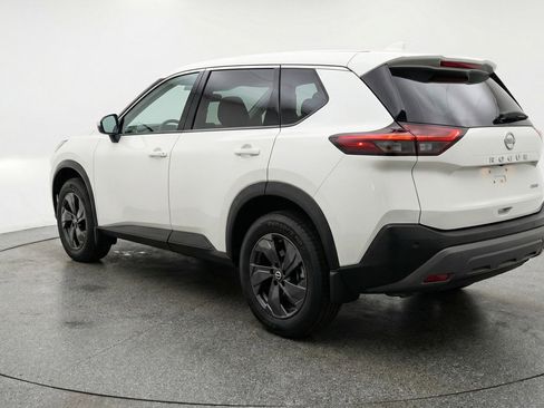 Used 2025 Nissan Rogue SV image 6