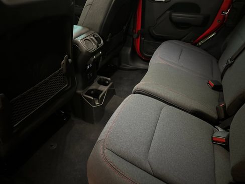 New 2024 Jeep Wrangler Unlimited Rubicon w/ Technology Group image 11