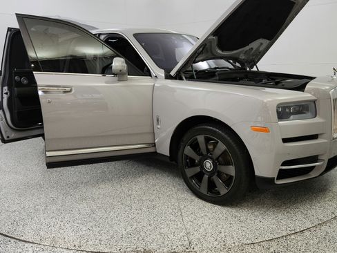 Used 2021 Rolls-Royce Cullinan AWD/4WD image 9