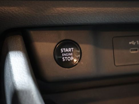 Used 2025 Nissan Rogue SV AWD/4WD image 28