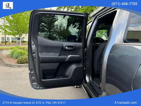 Used 2021 Toyota Tacoma TRD Off-Road AWD/4WD image 12