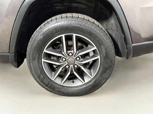 Used 2019 Jeep Grand Cherokee Limited w/ Trailer Tow Group IV AWD/4WD image 31