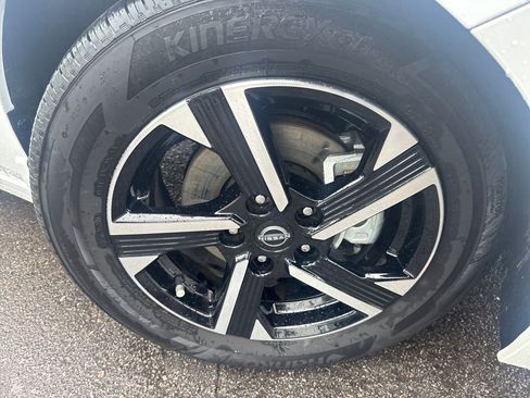 Used 2025 Nissan Sentra SV w/ All-Weather Package FWD image 37