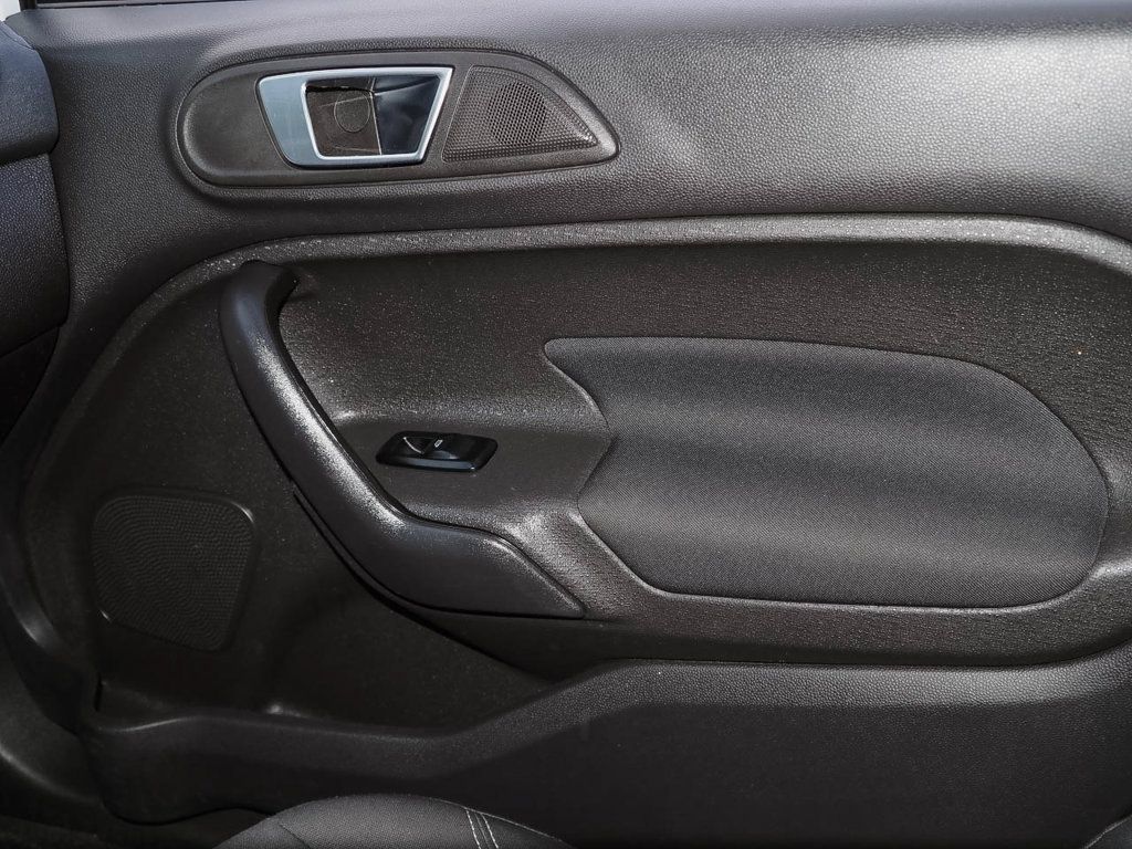 Used 2014 Ford Fiesta SE FWD image 16