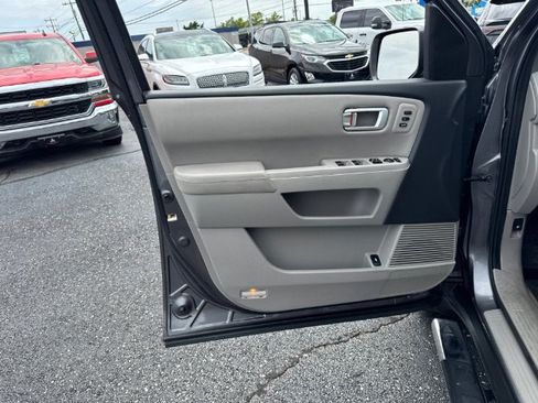 Used 2014 Honda Pilot Touring image 17