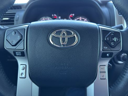 Certified 2022 Toyota 4Runner Limited AWD/4WD image 16