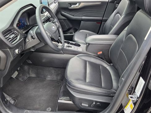 Used 2021 Ford Escape Titanium w/ Class II Trailer Tow Package image 10