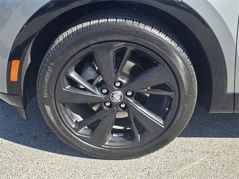 Used 2023 Buick Envision Essence w/ Sport Touring Package image 9