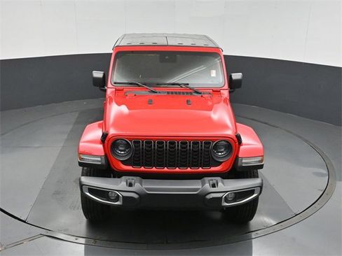 Used 2024 Jeep Gladiator Sport image 26