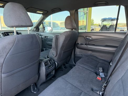 Used 2022 Honda Pilot Sport image 32