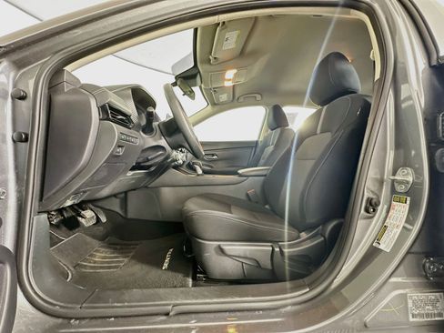 Used 2023 Nissan Sentra SV FWD image 13